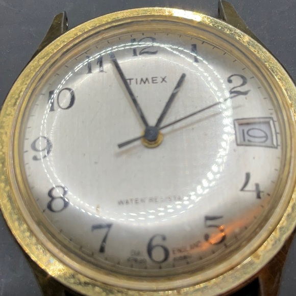 Vintage 1980 Timex Manual Wind 27820-10580 Great Britain Dial 37mm - Picture 2 of 5